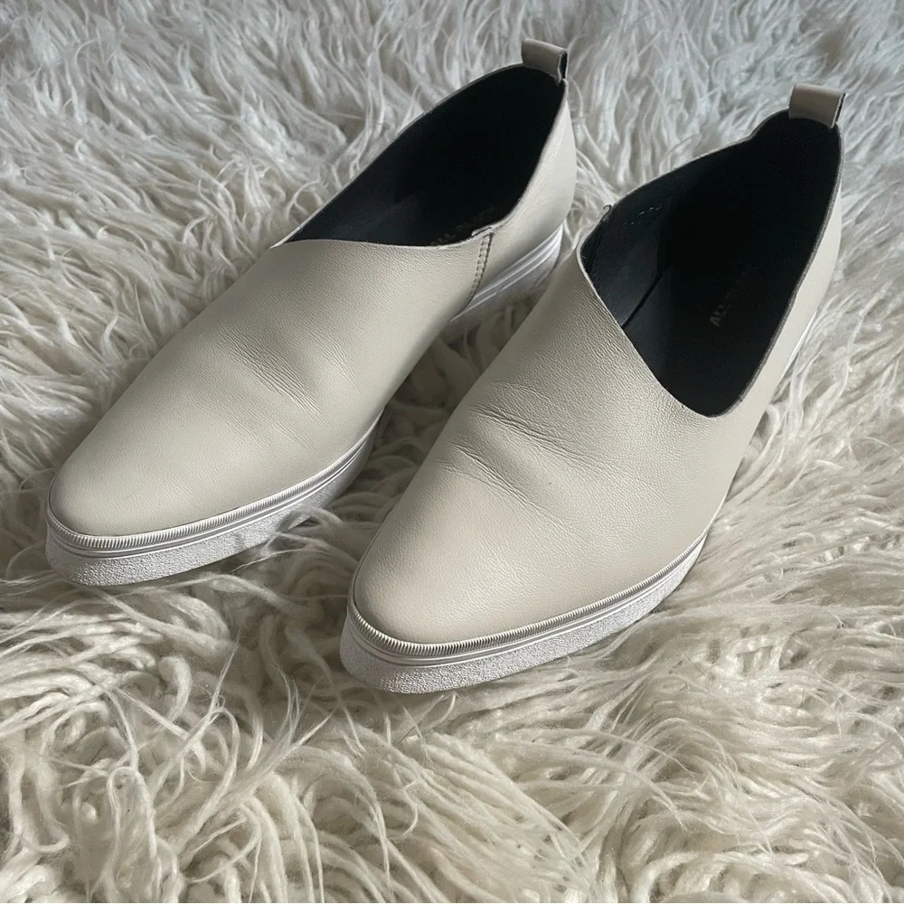 ALL BLACK White Leather Side Scoop Flatform Slip On Sneakers EUC Size 38
